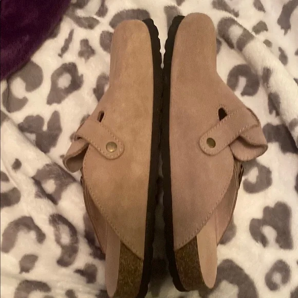 White Mountain Tan Mules with Buckle Detail - Picture 2 of 4